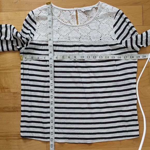 REITMANS lace stripped shirt top viscose 3/4 sleeves Medium @X - Picture 8 of 8